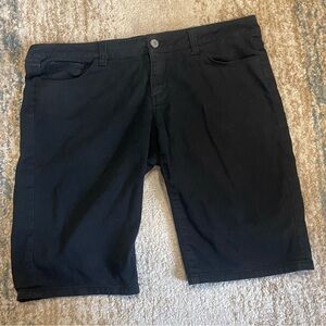 Dickies Women’s Black Shorts Bermuda Shorts Size 13
